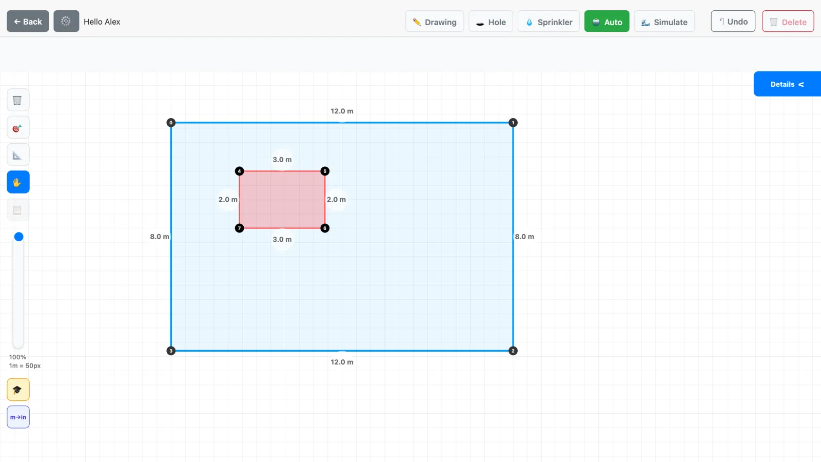 Il progetto dell'esempio in SprinklerMap: perimetro 12 × 8 m e patio 3 × 2 m escluso con lo strumento Buco (superficie irrigabile: 90 m²)